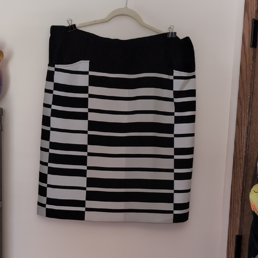 Evelin Brandt Monochrome Striped Pencil Skirt NWT Plus Size